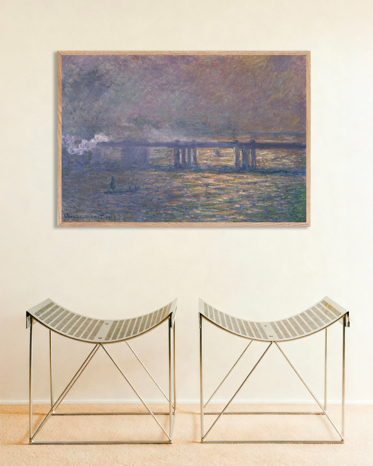 Poster Charing Cross Bridge (1903) von Claude Monet mit naturfarbenem Holzrahmen