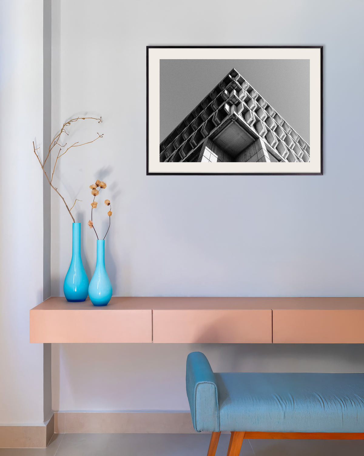 Poster „Kassettierte Ecke in scharfer Perspektive“ mit Metallrahmen