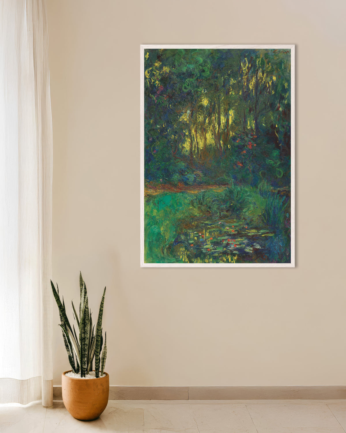 Poster Ecke des Seerosenteichs (1918–1919) von Claude Monet mit weißem Holzrahmen