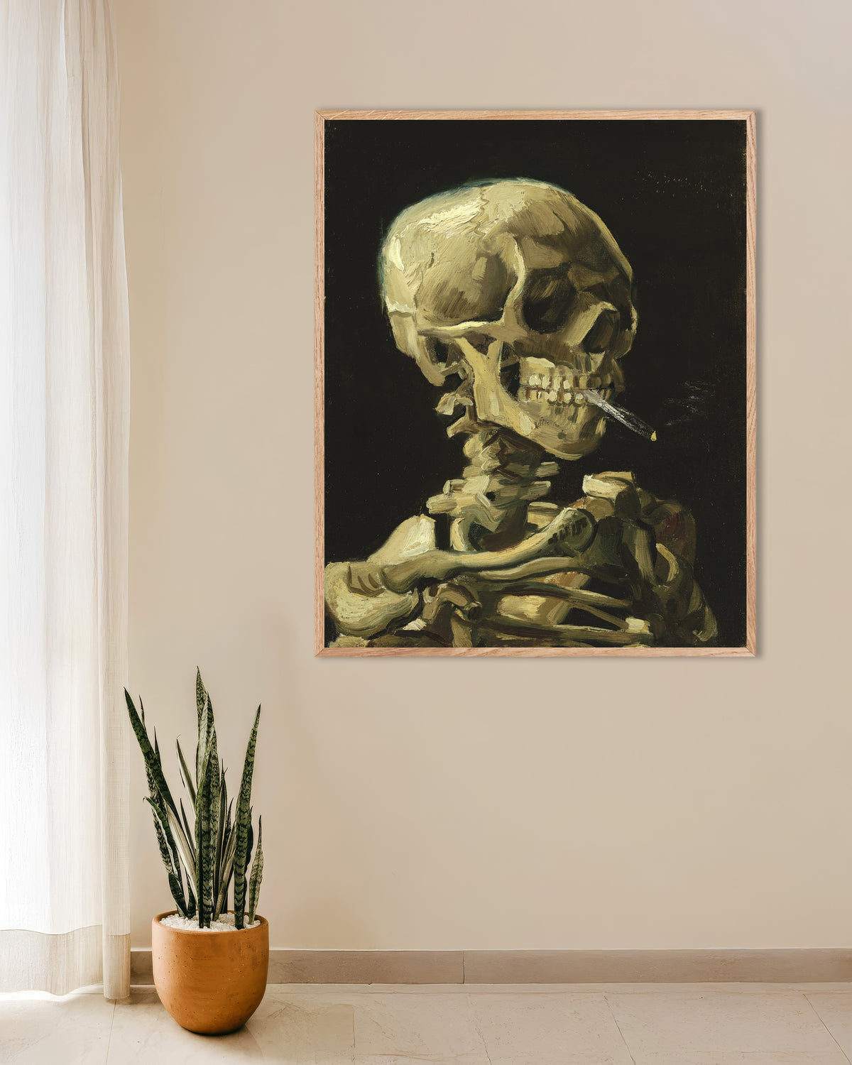 Poster von Skelett mit brennender Zigarette (1886) von Vincent van Gogh, mit naturfarbenem Holzrahmen