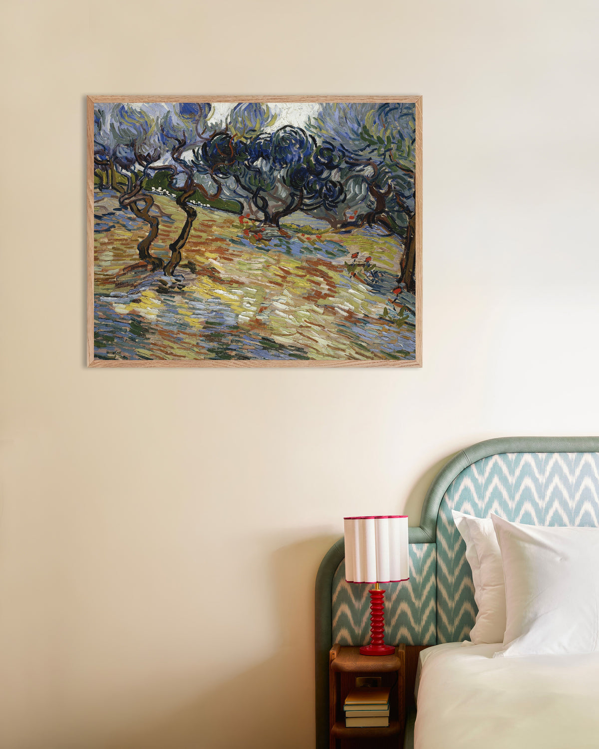 Poster Olivenbäume (1889) von Vincent van Gogh, mit naturbelassenem Holzrahmen