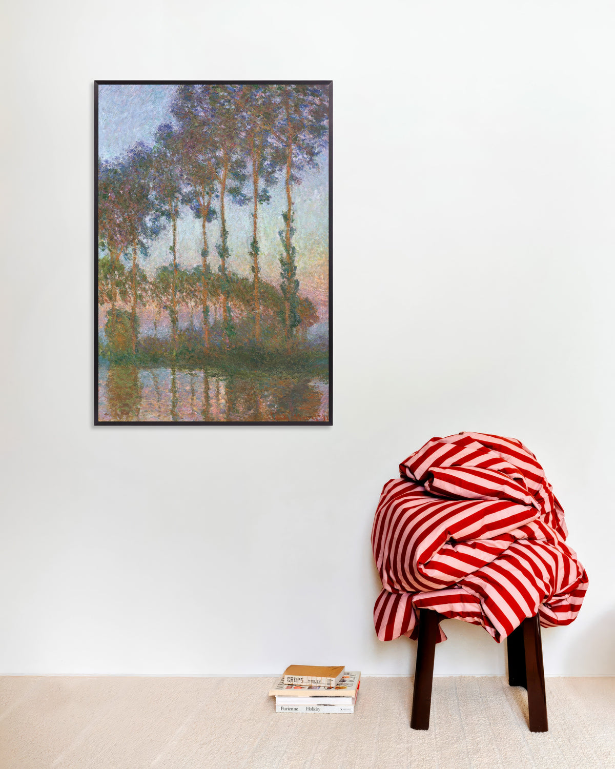 Poster Pappeln am Ufer der Epte, Abenddämmerung (1891) von Claude Monet mit Metallrahmen