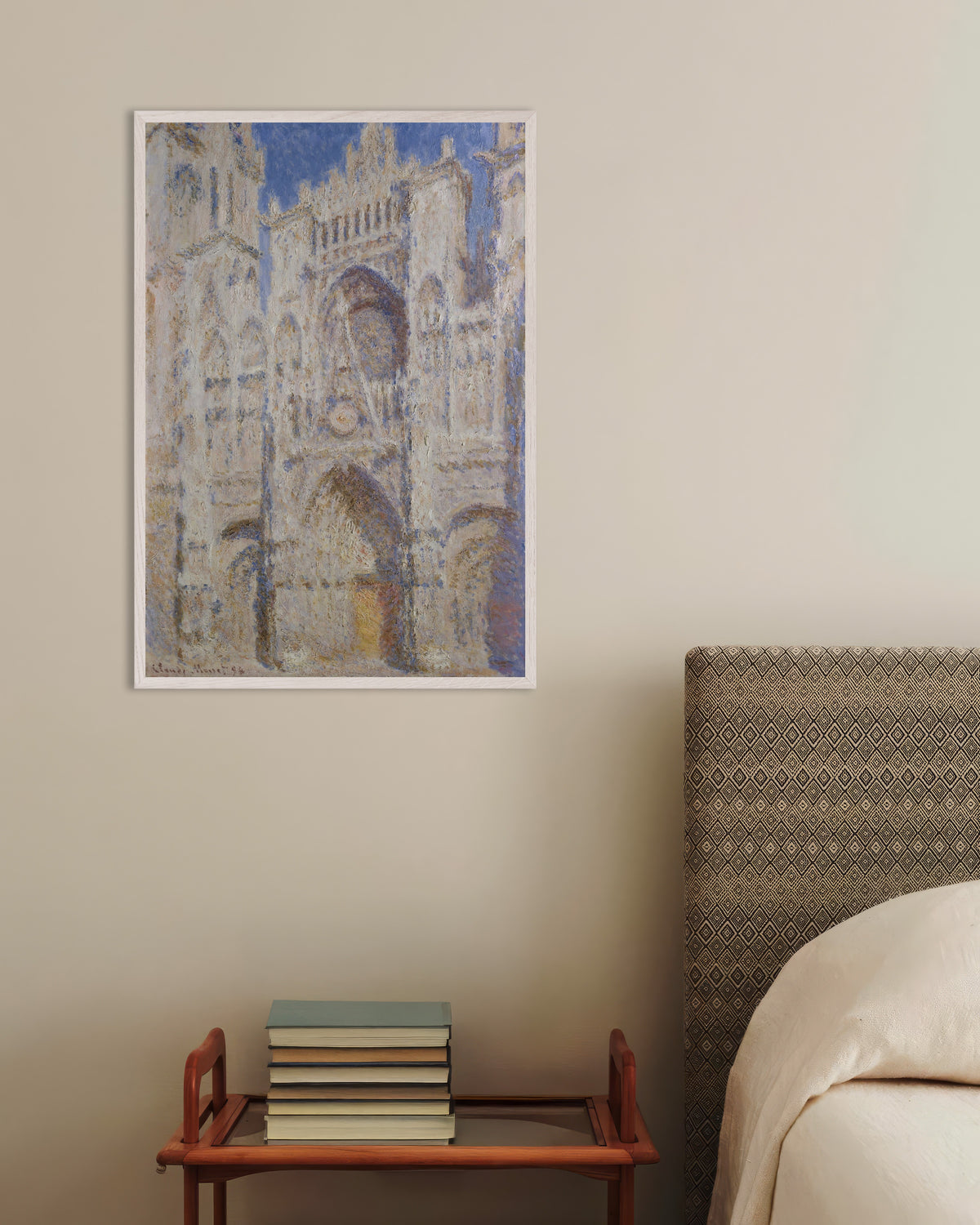 Poster Die Kathedrale von Rouen, das Portal im Sonnenlicht (1894) von Claude Monet mit weißem Holzrahmen