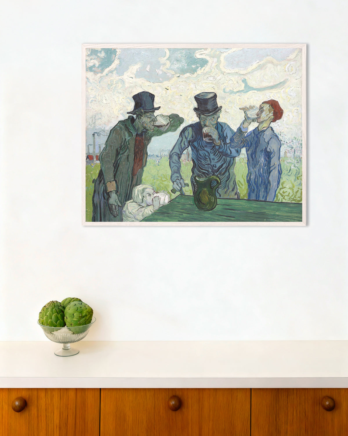 Poster „Die Trinker, nach Daumier (1890) von Vincent van Gogh“ mit weißem Holzrahmen