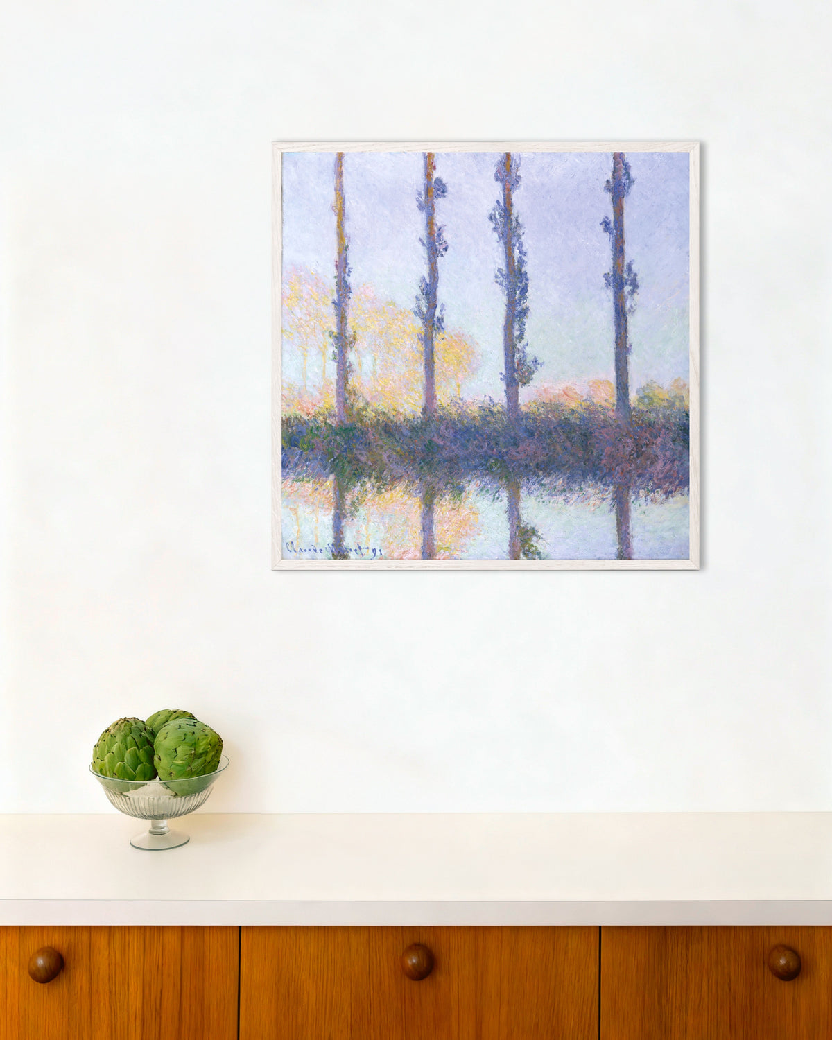 Poster Die vier Bäume (1891) von Claude Monet mit weißem Holzrahmen
