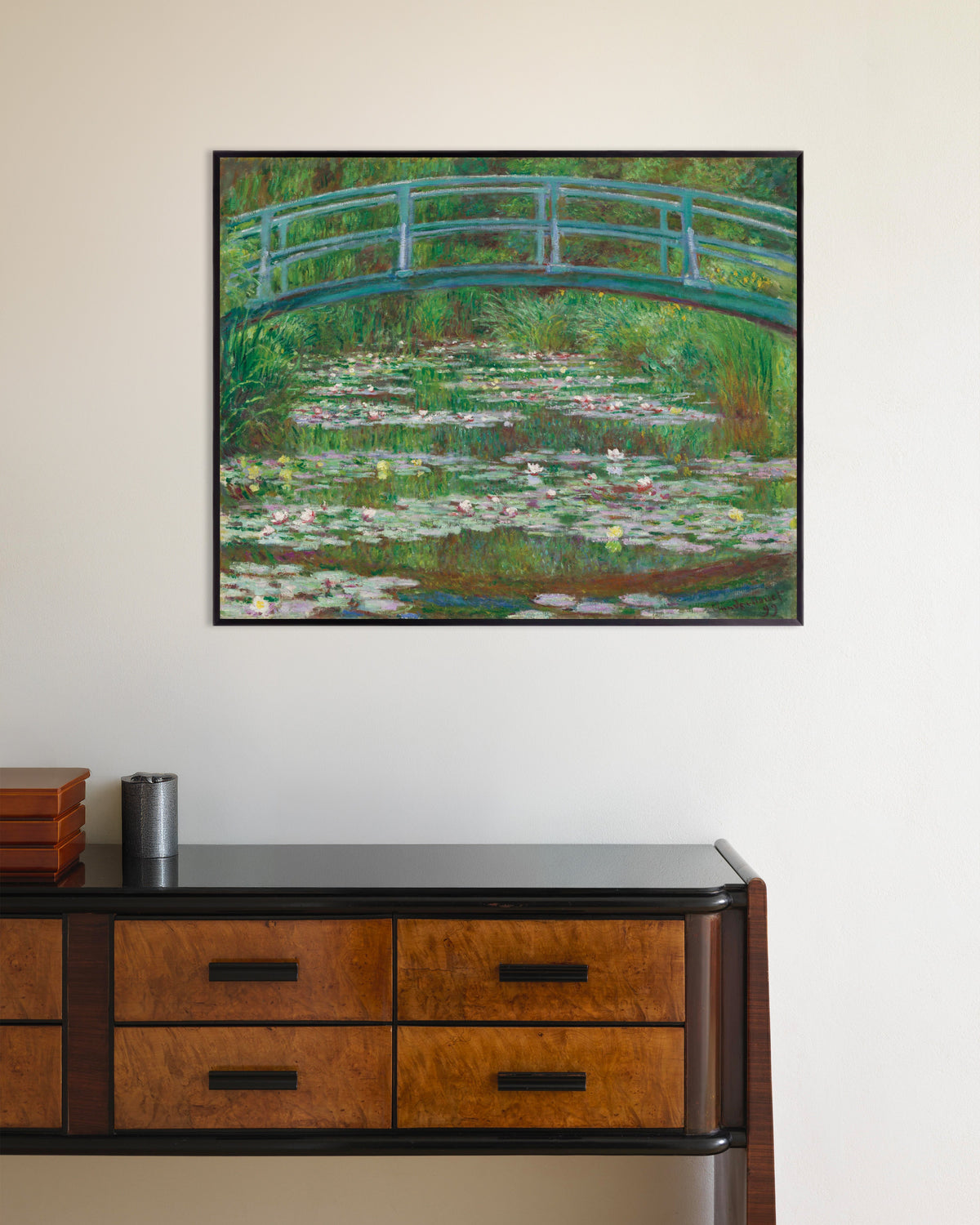 Poster Die japanische Brücke (1899) von Claude Monet mit Metallrahmen