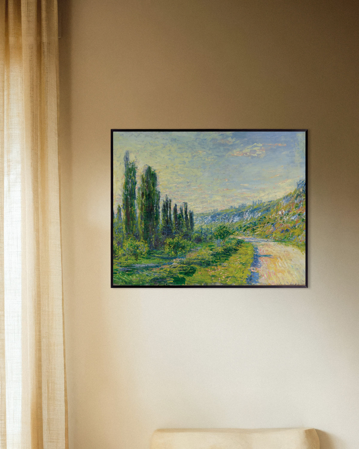 Poster Die Straße bei Vétheuil (um 1880) von Claude Monet mit Metallrahmen