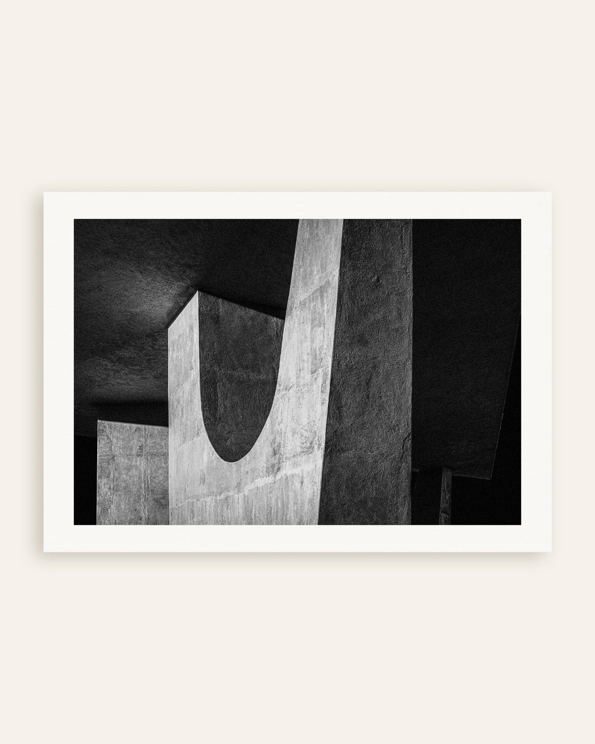 Poster „Beton-U im Schatten“, Miniaturansicht
