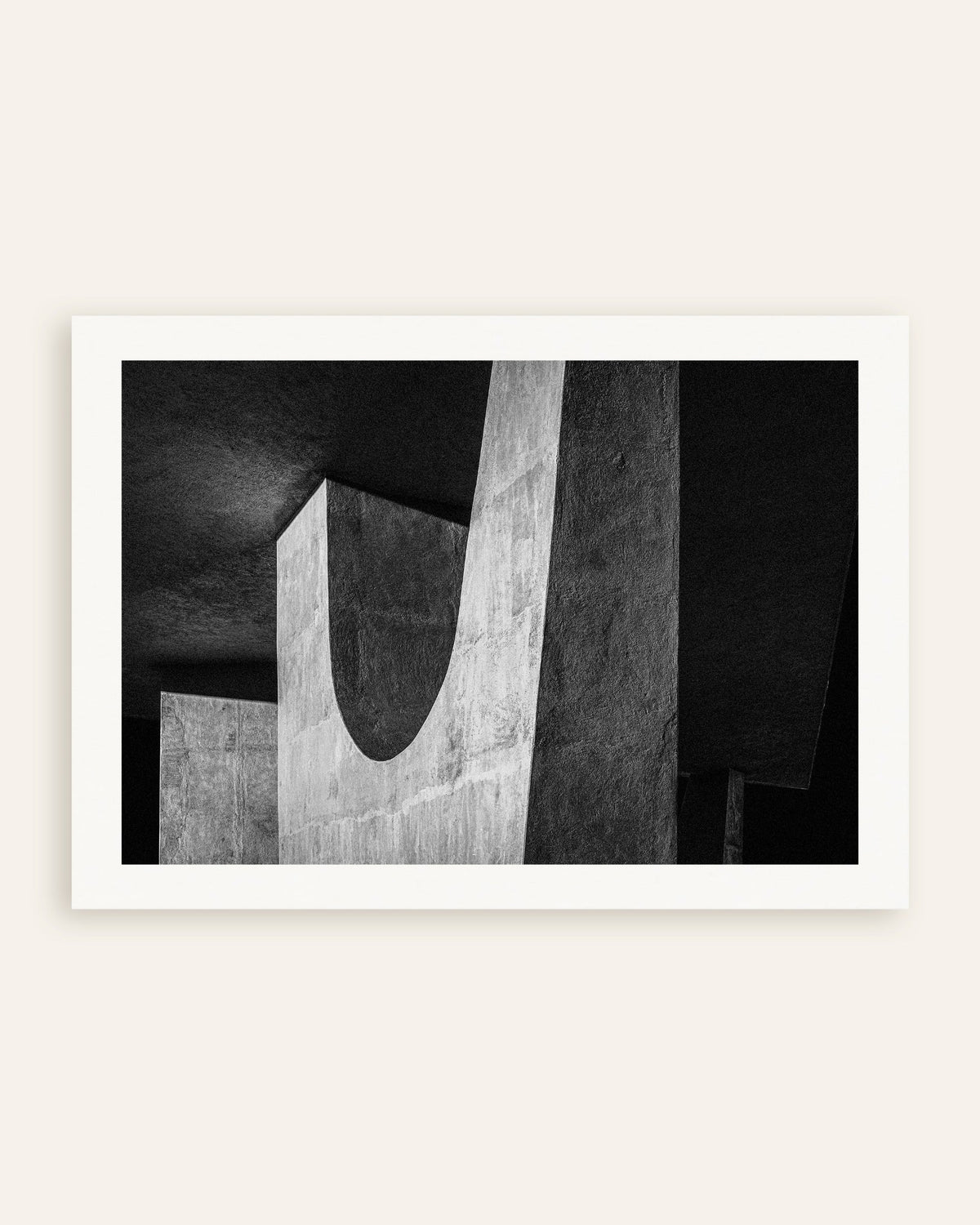 Poster „Beton-U im Schatten“, Miniaturansicht