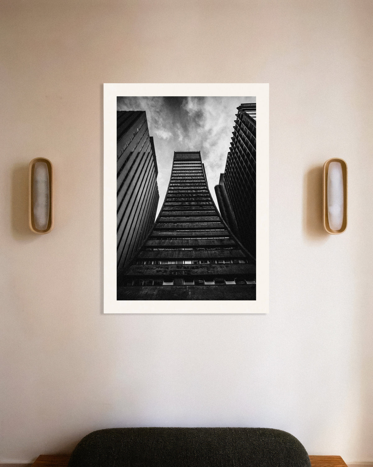 Poster „Ausladender Turm zwischen Giganten“