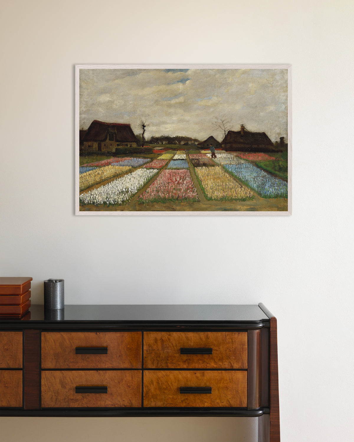 Poster „Blumenbeete in Holland (um 1883) von Vincent van Gogh“ mit weißem Holzrahmen