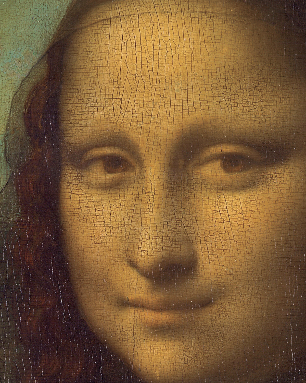 Nahaufnahme eines gemalten Porträts der Mona Lisa von Da Vinci mit sichtbarer Krakelé-Struktur. Zu sehen ist ein Teil des Gesichts mit dunkelbraunem Haar vor einem gedeckten blau-goldenen Hintergrund.