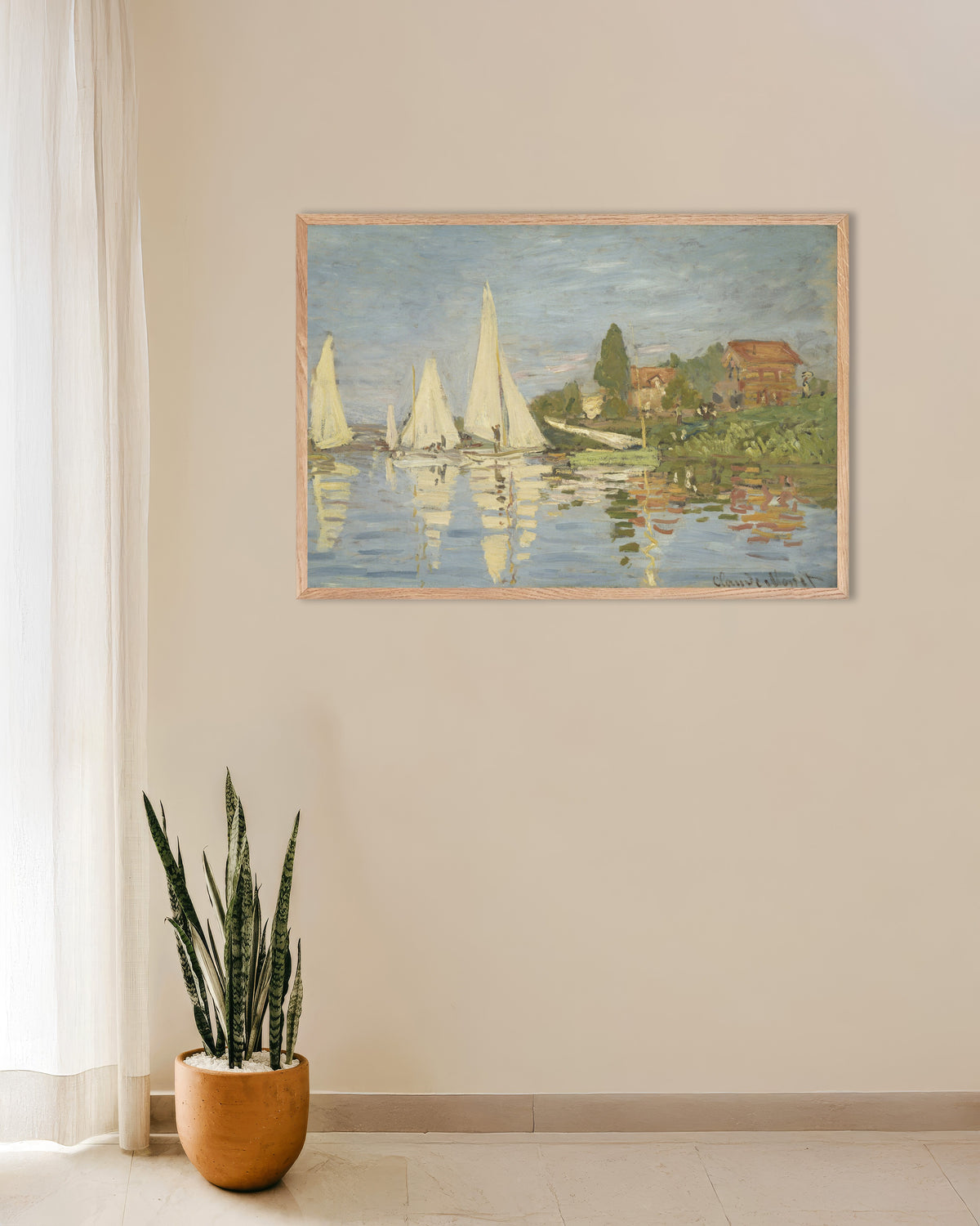 Poster Regatta in Argenteuil (um 1872) von Claude Monet mit naturfarbenem Holzrahmen