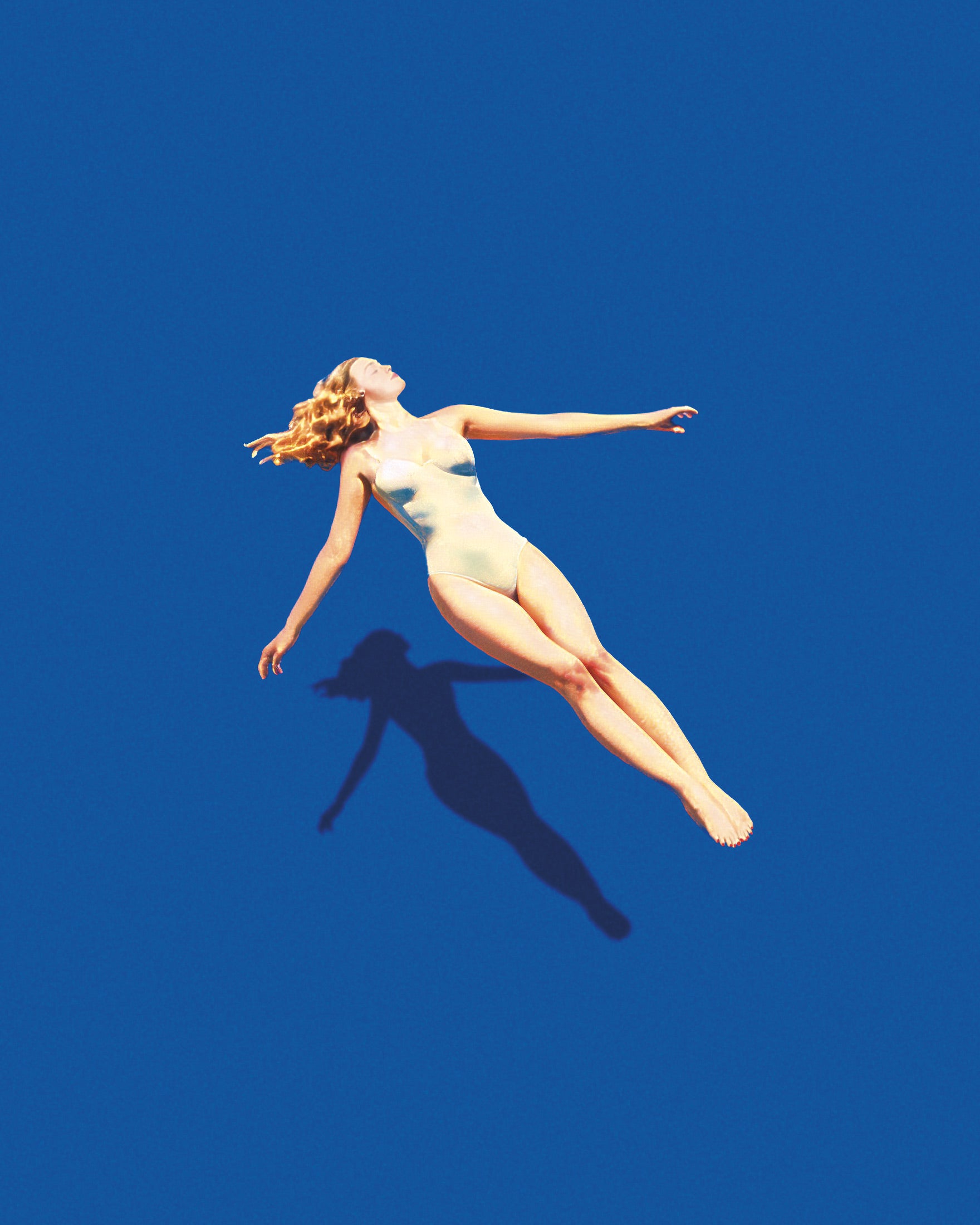 Frau schwebt auf Wasser, SPA-Poster