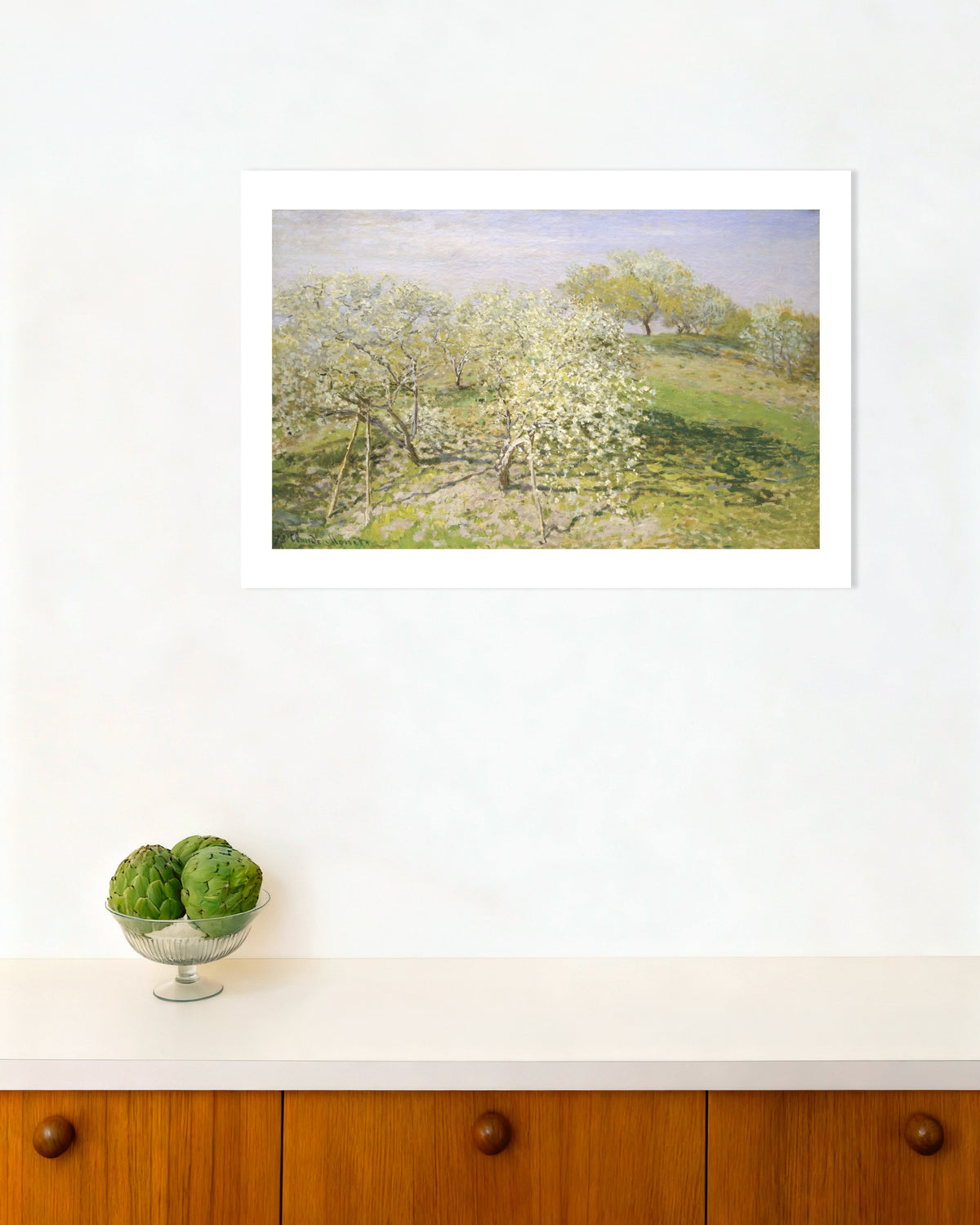 Poster Frühling, blühende Obstbäume (1873) von Claude Monet
