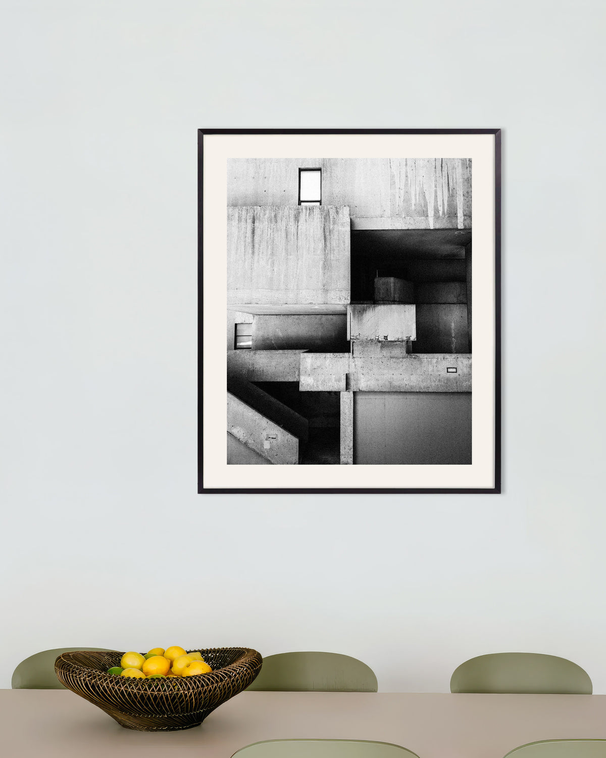 Poster „Komposition aus fleckigem Beton“ mit Metallrahmen