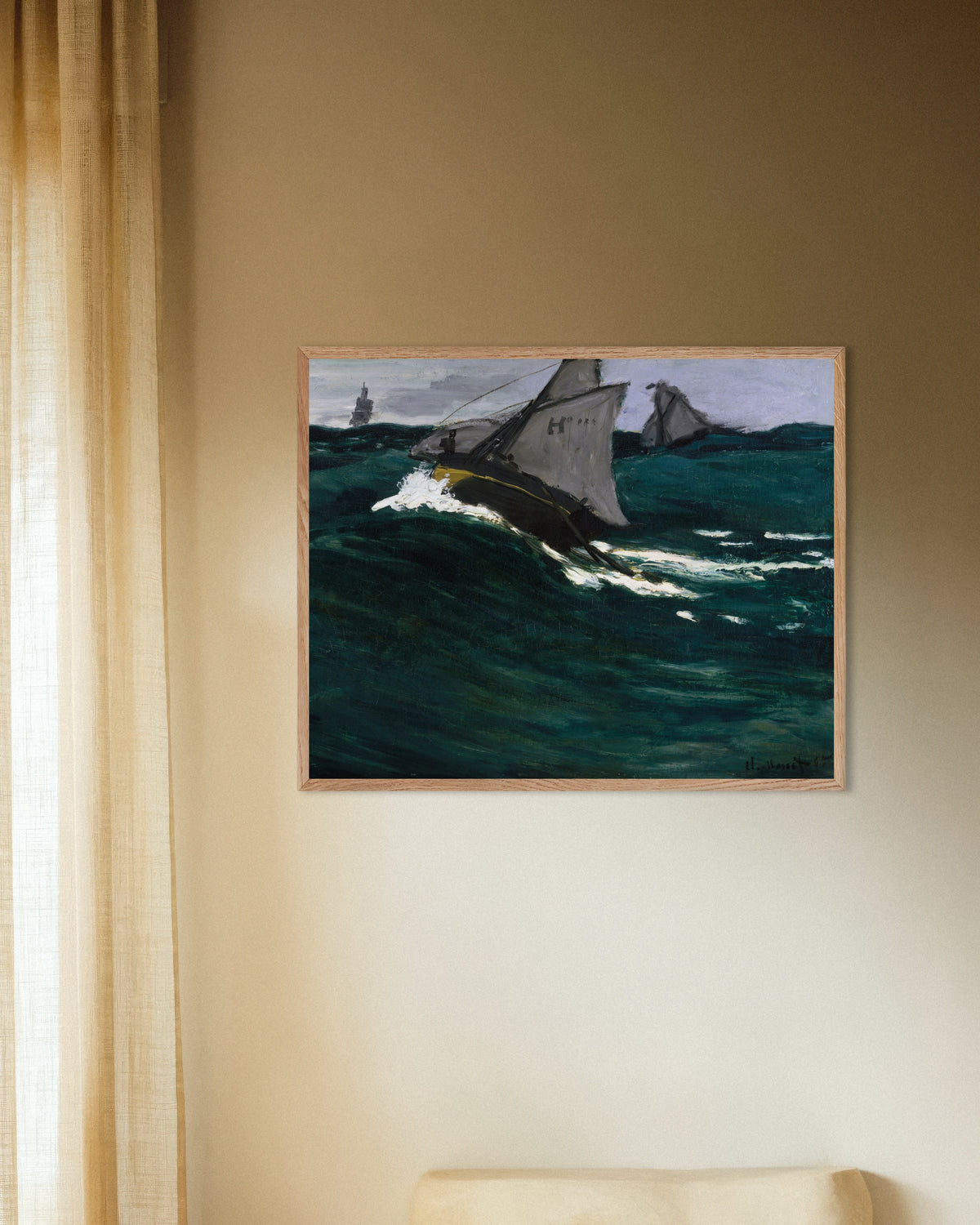 Poster Die grüne Welle (um 1866–1867) von Claude Monet mit naturfarbenem Holzrahmen