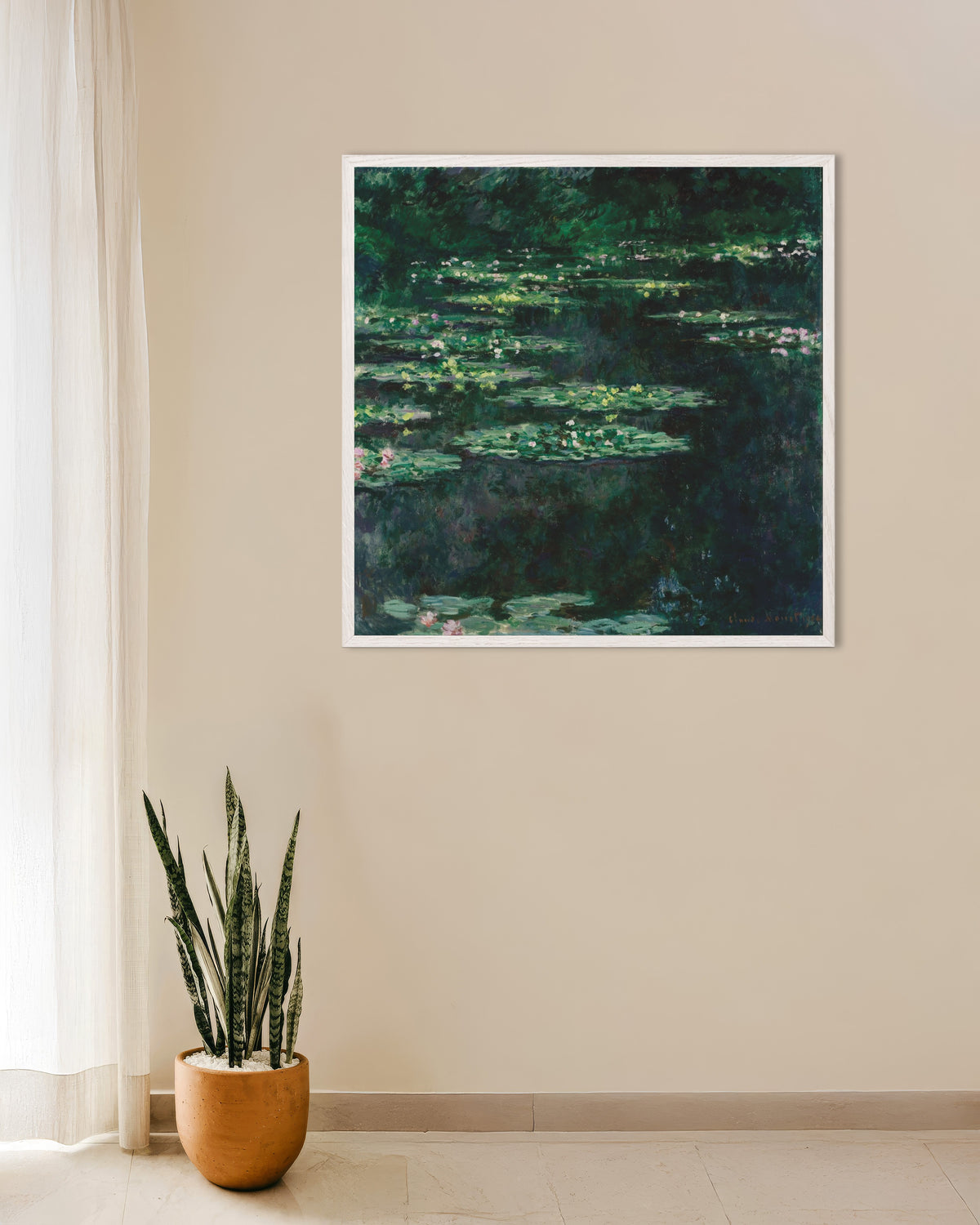 Poster Seerosen (1904) von Claude Monet mit weißem Holzrahmen
