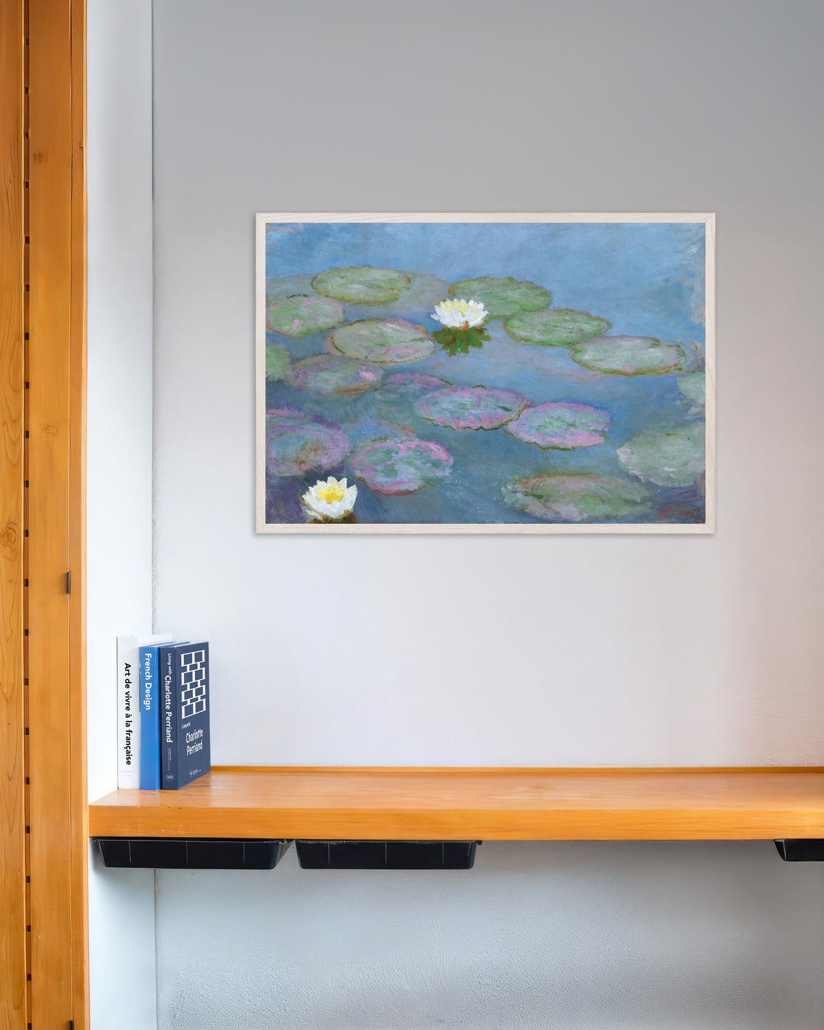 Poster Seerosen (um 1897–1899) von Claude Monet mit weißem Holzrahmen